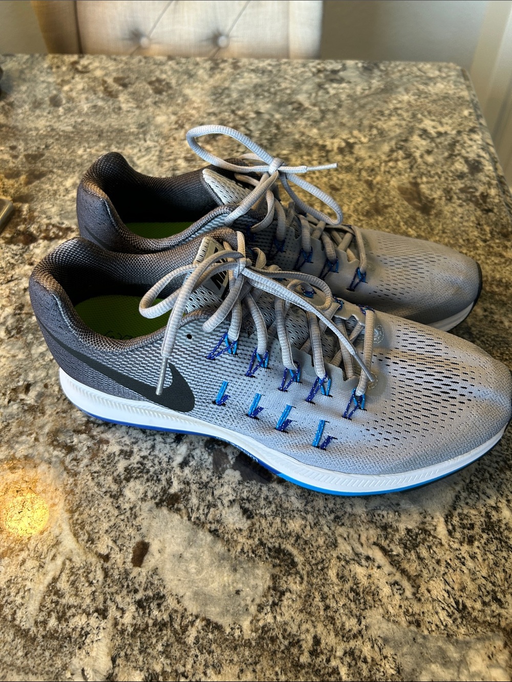 Nikes Zoom Pegasus 33 Athletic Shoes 11.5